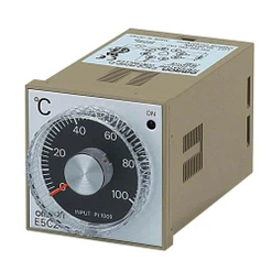 Tepl.reg.,48x48mm,100 až 240 VAC,termoč.K,0-1200, Celé Označení: E5C2-R20K AC100-240 0-1200