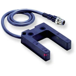 Optická závora vidlička PNP,Sn=25mm, kab. 0,3m,s konektorem M8/4P