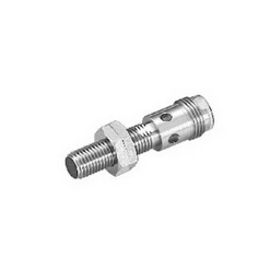 Indukční snímač Omron nerezový krátký, vestavný, M8, Sn 2mm, NO, PNP, konektor M12
