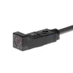 Indukční snímač  Sn=2.5mm,nezapustitelný,kvádr