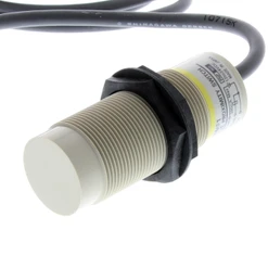 Kapacitní snímač, M30,Sn=15mm, PNP/NO, 2m kabel, nevestavný, plast., 10-30 VDC, L=80mm