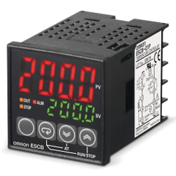 Reg. teploty Omron,ON/OFF nebo PID,48x48mm, 100 až 240VAC,vstup pro PT100,relé 3A/250VAC